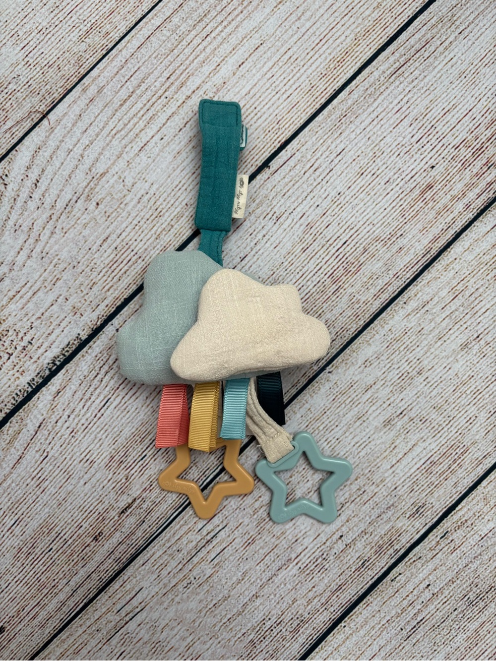 Itzy Ritzy Jingle Attachable Travel Toy